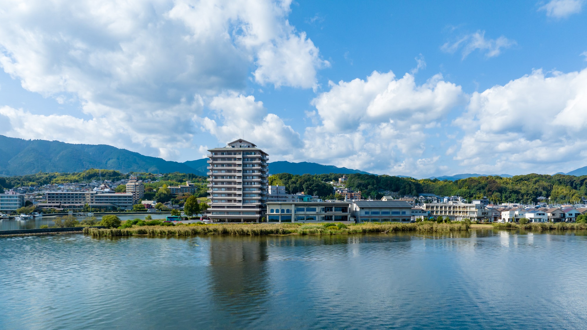 【2026年版】琵琶湖のオーシャンビュー温泉宿｜絶景を独り占めできる4軒